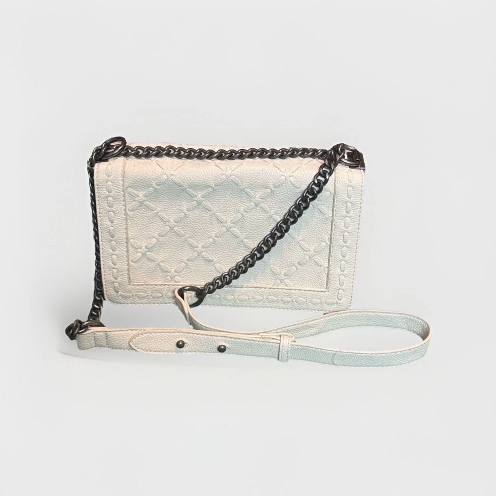 Elegant White Chain Strap Women's Bag